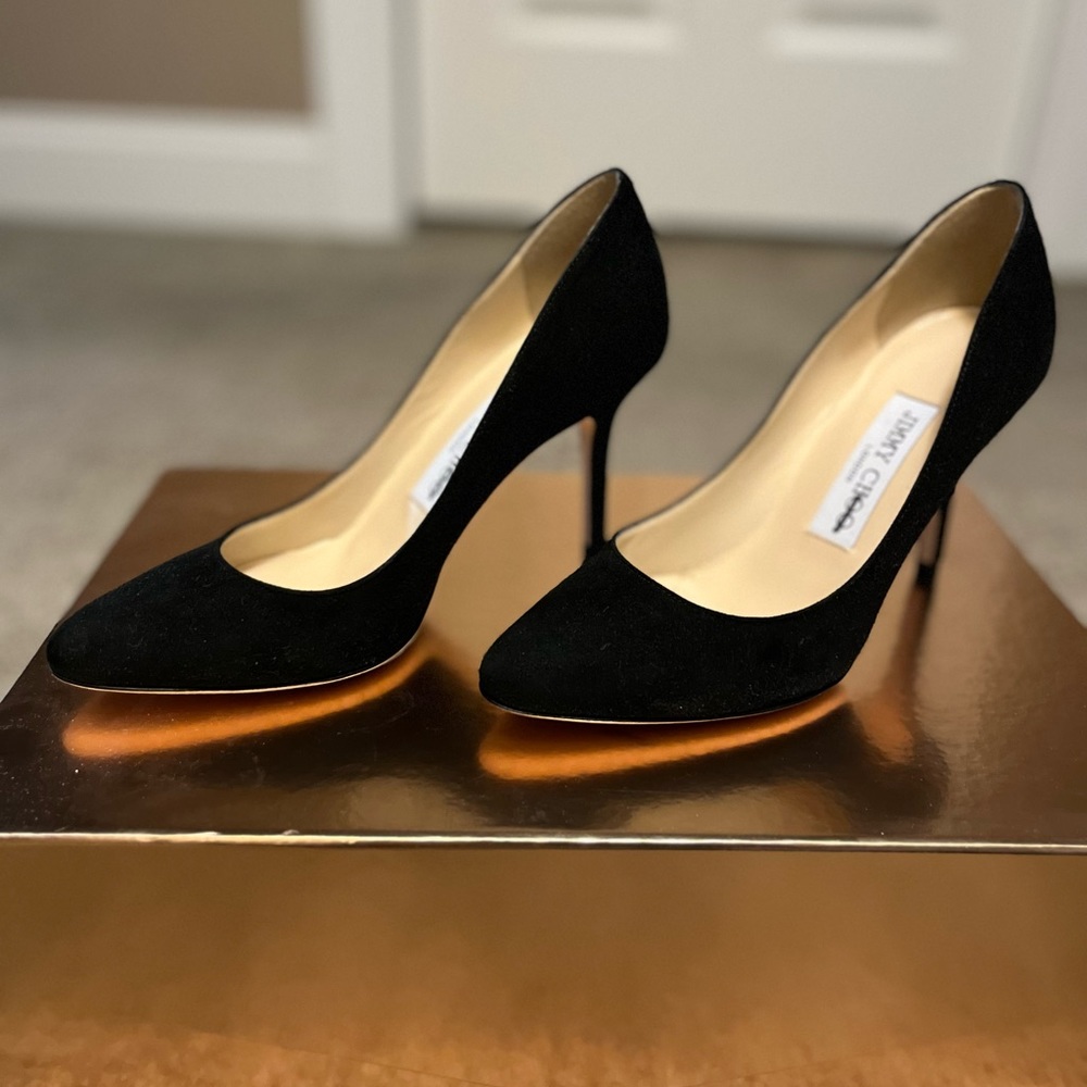 NWOT Jimmy Choo Suede Pumps